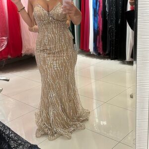 Ball gown/prom dress